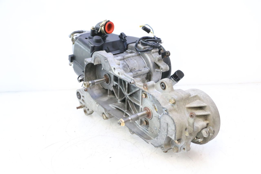 photo de MOTOR KYMCO AGILITY 4T 10" 50 (2005 - 2018) - Ángulo de visión alternativo