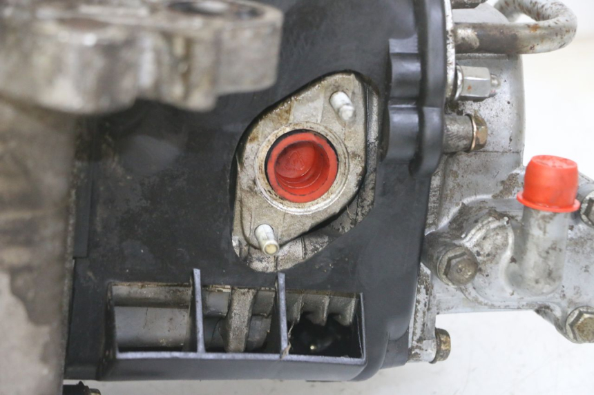 photo de MOTOR KYMCO AGILITY 4T 50 (2005 - 2018) - Otra perspectiva