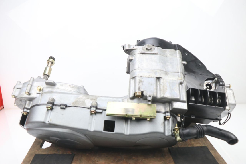 photo de MOTOR KYMCO AGILITY CITY 16P 125 (2015 - 2021) - Otra perspectiva