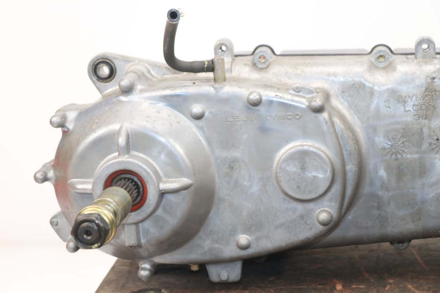 photo de MOTOR KYMCO AGILITY CITY 16P 125 (2015 - 2021) - Detalles de los puntos de fijación