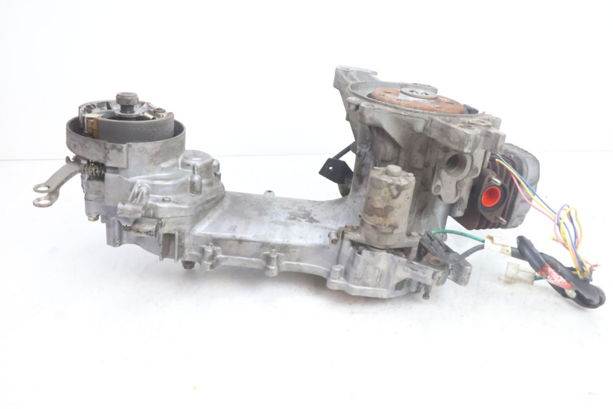 photo de MOTOR KYMCO AGILITY FR 2T 50 (2012 - 2017) - Inspección visual detallada