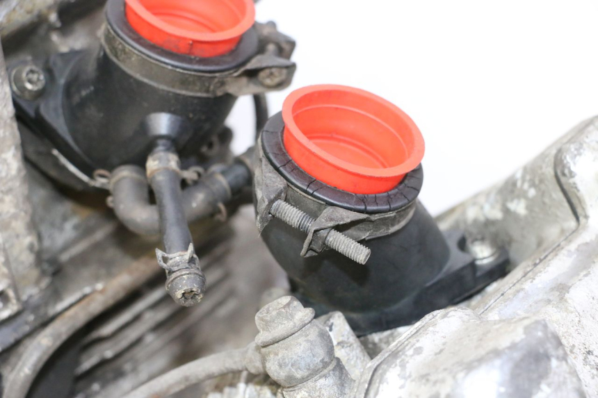 photo de MOTOR HYOSUNG GV AQUILA 125 (2000 - 2009) - Inspección visual detallada