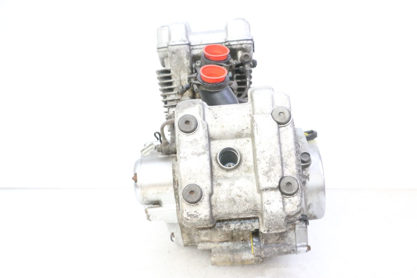 photo de MOTOR HYOSUNG GV AQUILA 125 (2000 - 2009) - Enfoque en la estructura