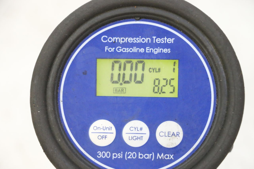 photo de MOTOR HYOSUNG GV AQUILA 125 (2000 - 2009) - Primer plano técnico