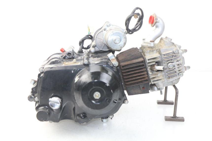 photo de MOTOR CHINESE QUAD ATV ENFANT 125 - Estado de la superficie y material