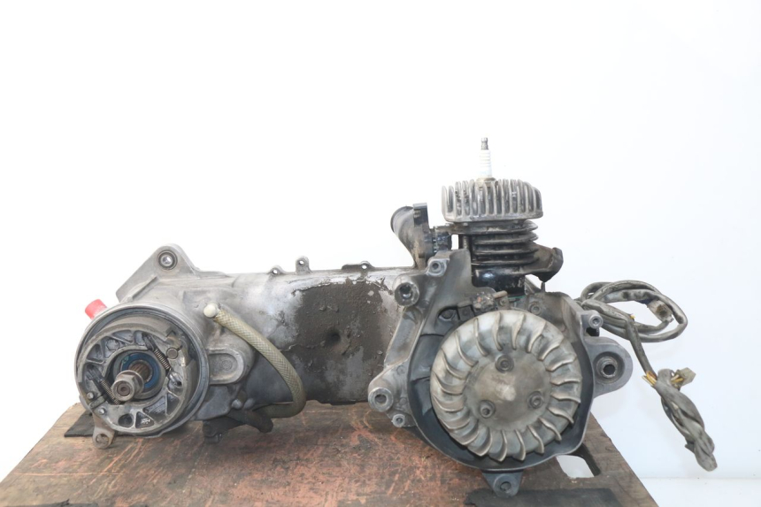photo de MOTOR MBK BOOSTER SPIRIT NAKED 50 (2004 - 2017) - Zoom sobre los componentes