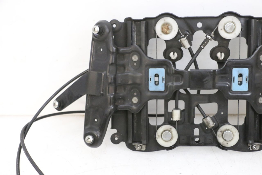photo de BURBUJA MOTOR SUZUKI BURGMAN 650 (2013 - 2020) - Primer plano de alta resolución