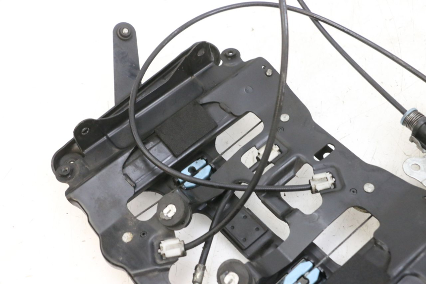 photo de BURBUJA MOTOR SUZUKI BURGMAN 650 (2013 - 2020) - Detalles de los puntos de fijación