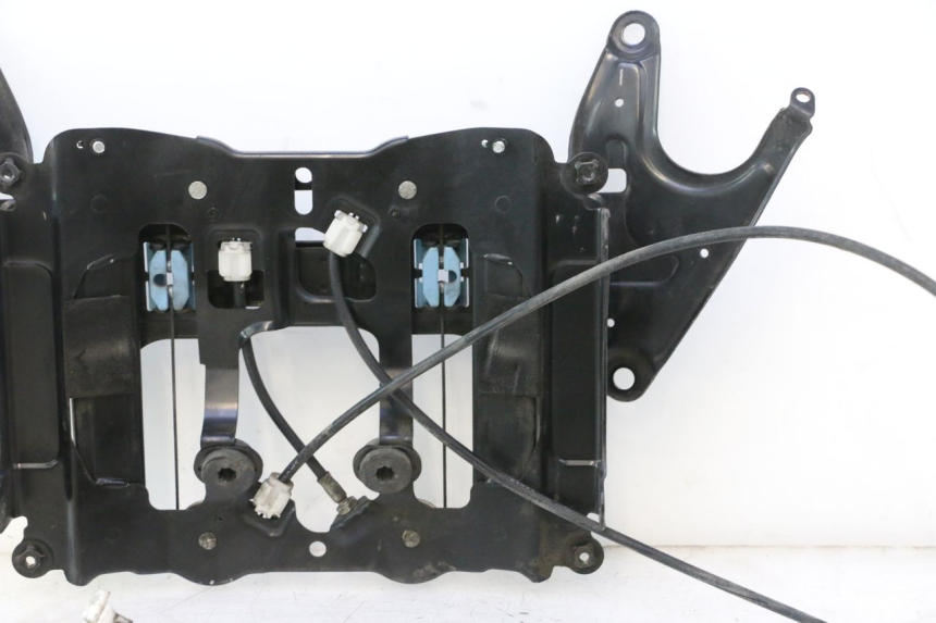 photo de BURBUJA MOTOR SUZUKI BURGMAN EXECUTIVE ABS 650 (2006 - 2012) - Vista general del producto