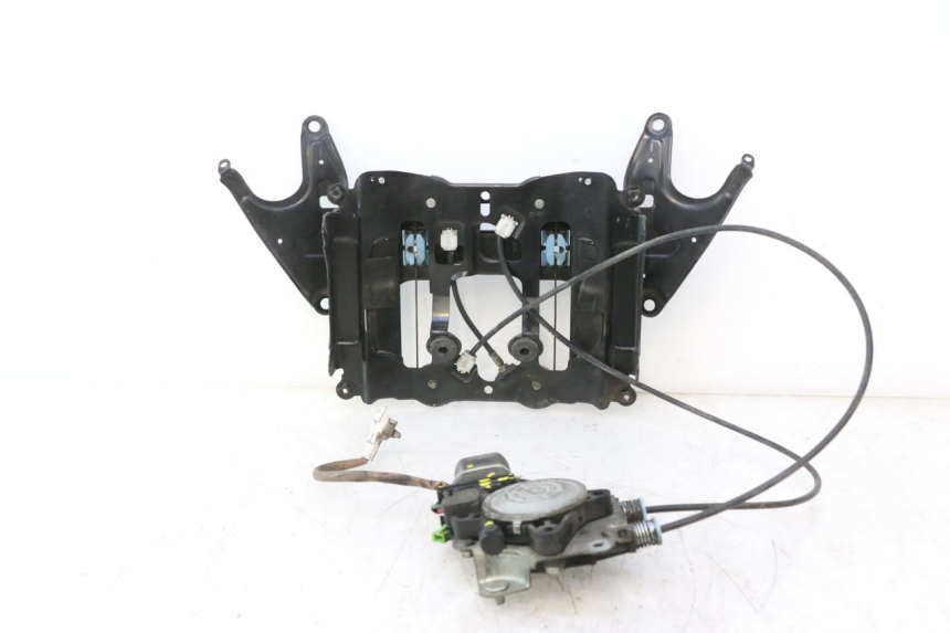 photo de BURBUJA MOTOR SUZUKI BURGMAN EXECUTIVE ABS 650 (2006 - 2012) - Estado de la superficie y material