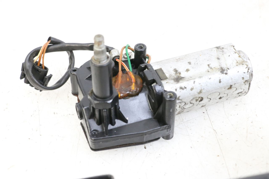 photo de BURBUJA MOTOR BMW C1 125 (2000 - 2003) - Detalles de los puntos de fijación