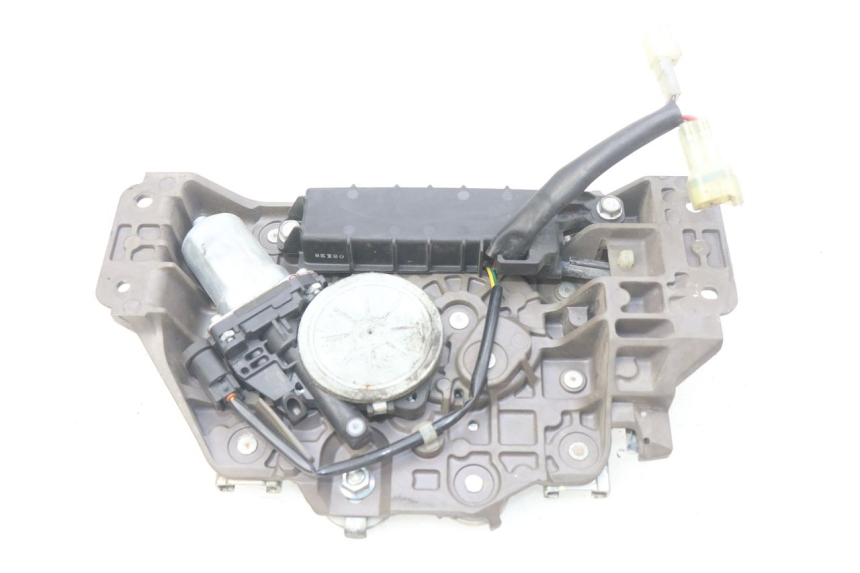 photo de MOTOR BURBUJA YAMAHA FJR ABS 1300 (2006 - 2012) - Primer plano técnico
