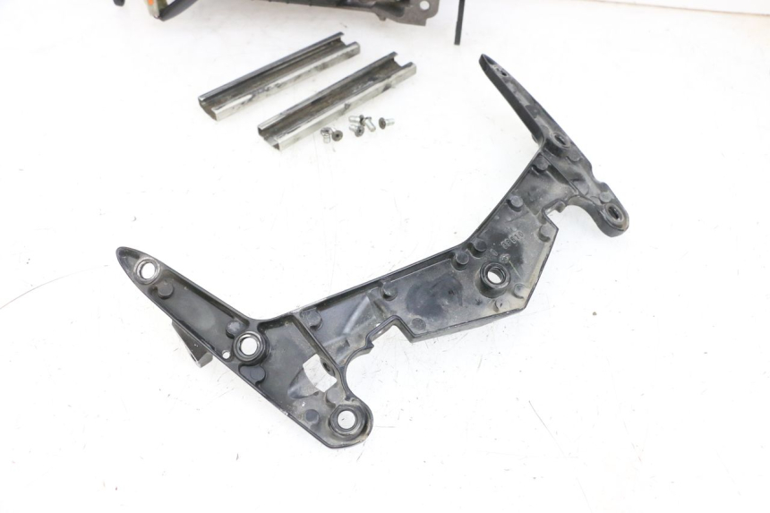 photo de MOTOR BURBUJA YAMAHA FJR ABS 1300 (2006 - 2012) - Detalles de los puntos de fijación