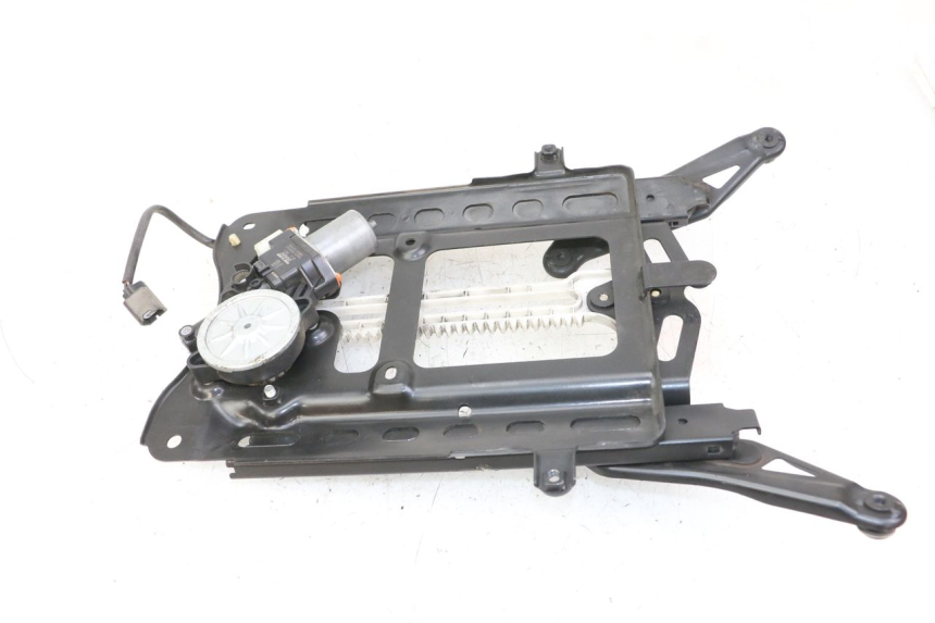 photo de BURBUJA MOTOR HONDA FORZA 125 (2021 - 2025) - Estado de la superficie y material