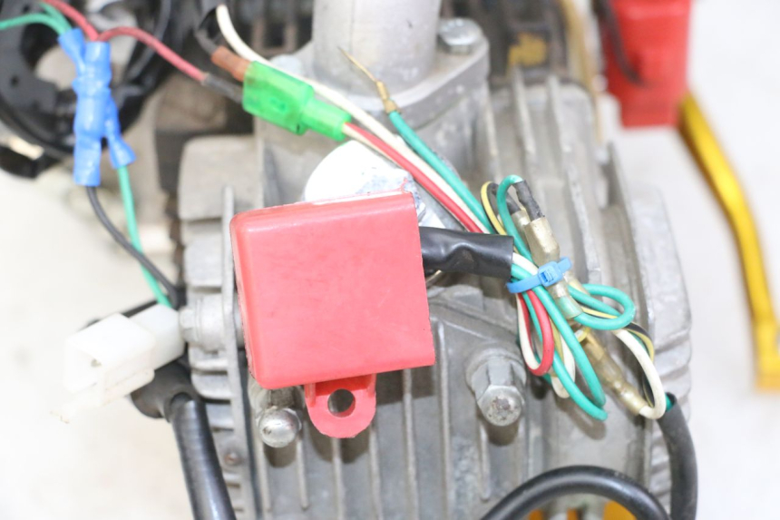 photo de MOTOR CCR DIRT BIKE 110 - Estado de la superficie y material