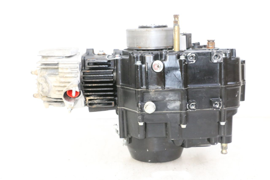 photo de MOTOR CCR DIRT BIKE 125 - Detalles de los puntos de fijación