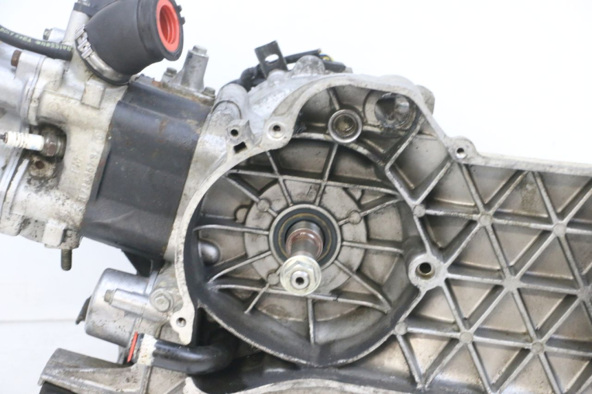 photo de MOTOR PEUGEOT ELYSEO 125 (1999 - 2004) - Ángulo de visión alternativo