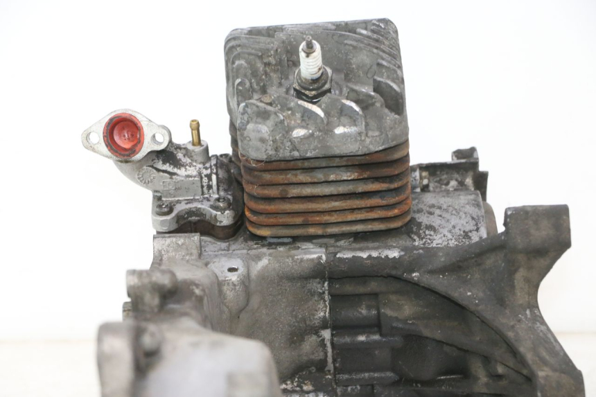 photo de MOTOR PEUGEOT ELYSTAR 50 (2002 - 2014) - Estado de la superficie y material