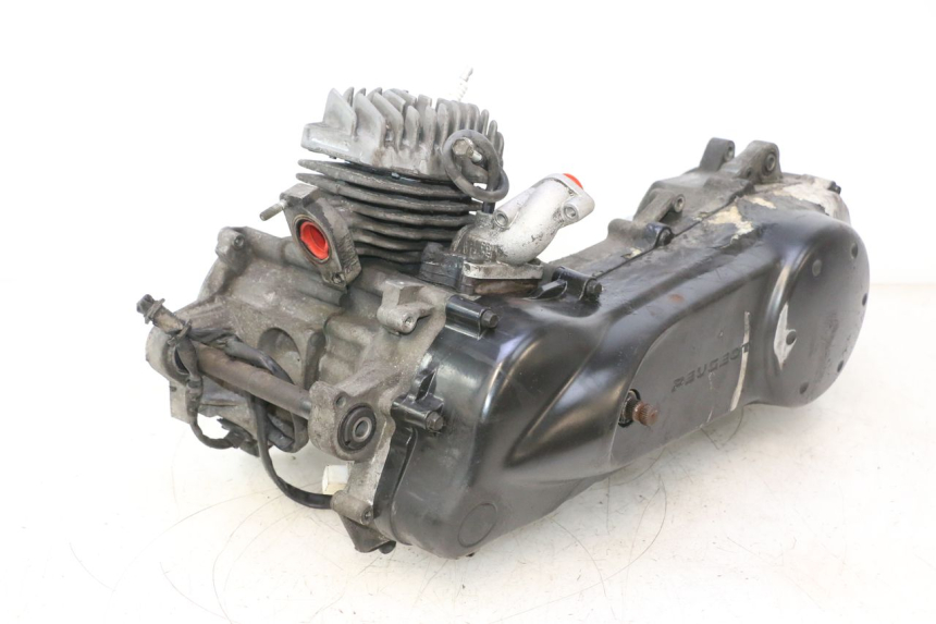 photo de MOTOR PEUGEOT ELYSTAR 50 (2002 - 2014) - Enfoque en la estructura