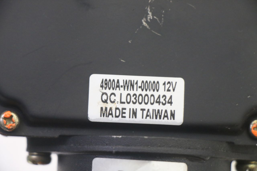 photo de MOTOR LIMPIAPARABRISAS ADIVA AD3 300 (2014 - 2020) - Detalle de la pieza