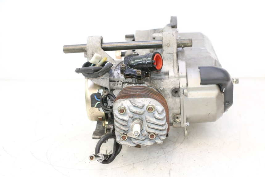 photo de MOTOR KEEWAY F-ACT NAKED 50 (2009 - 2014) - Primer plano de alta resolución