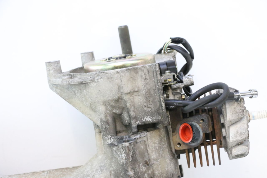 photo de MOTOR KEEWAY F-ACT NAKED 50 (2009 - 2014) - Otra perspectiva