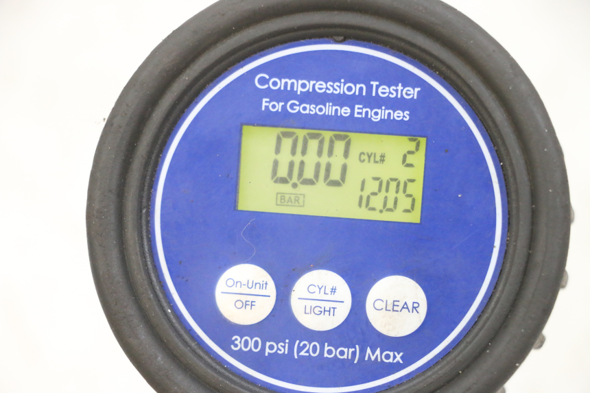 photo de MOTOR YAMAHA FJR ABS 1300 (2006 - 2012) - Detalles de los puntos de fijación