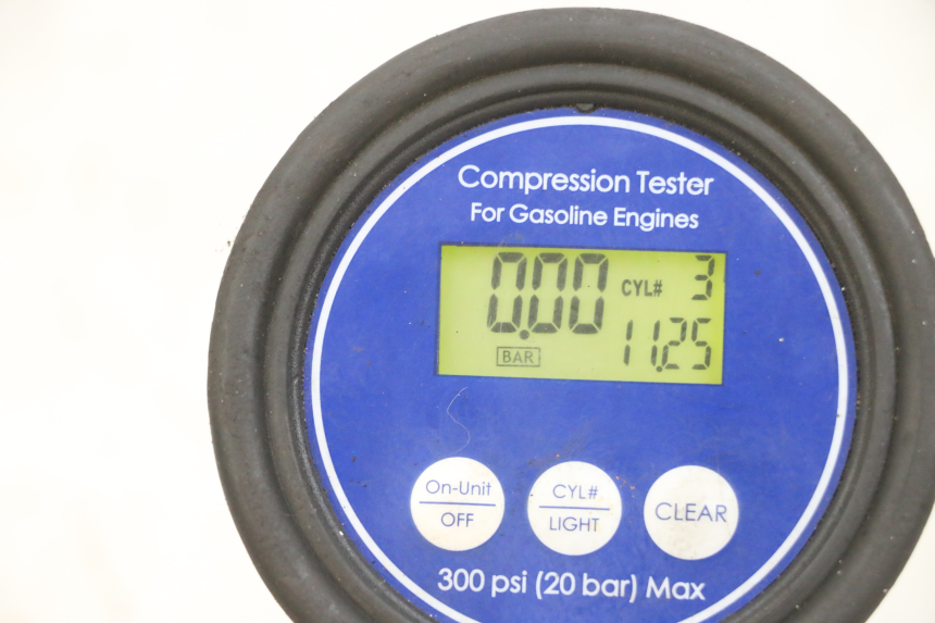 photo de MOTOR YAMAHA FJR ABS 1300 (2006 - 2012) - Estado de la superficie y material