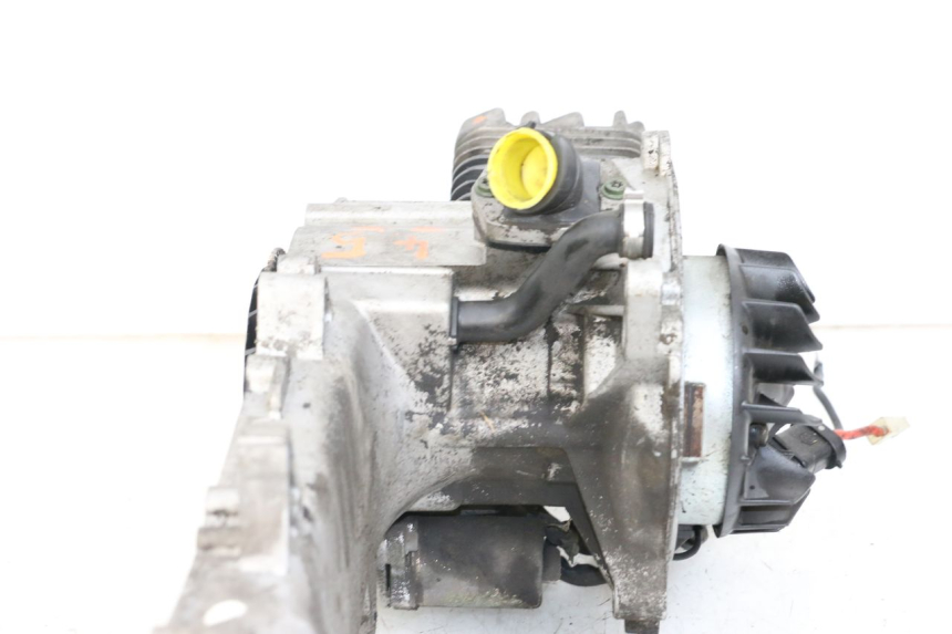 photo de MOTOR PIAGGIO FLY 2T 50 (2004 - 2017) - Otra perspectiva