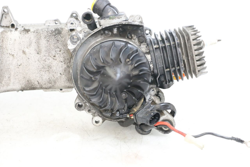 photo de MOTOR PIAGGIO FLY 2T 50 (2004 - 2017) - Detalles de los puntos de fijación