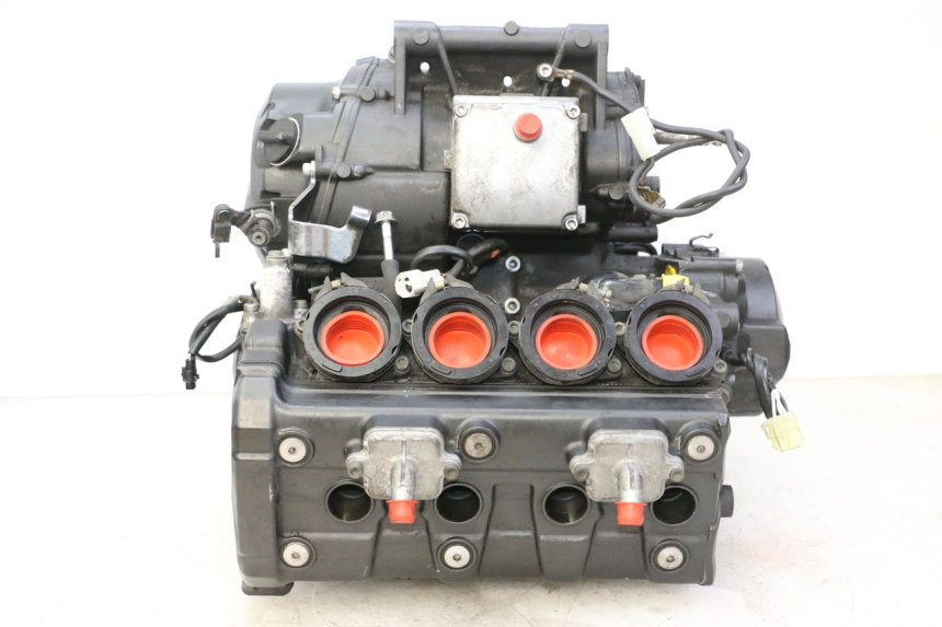 photo de MOTOR YAMAHA FZ6 FAZER S2 600 (2007 - 2011) - Primer plano técnico