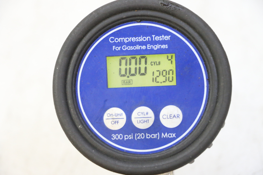 photo de MOTOR YAMAHA FZ6 FAZER S2 600 (2007 - 2011) - Zoom sobre los componentes