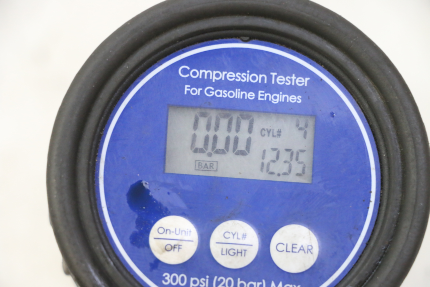 photo de MOTOR YAMAHA FZ6 N FAZER 600 (2004 - 2006) - Zoom sobre los componentes