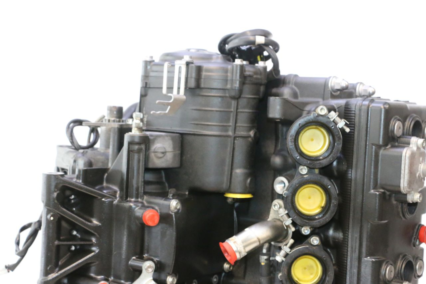 photo de MOTOR YAMAHA FZ8 800 (2010 - 2016) - Primer plano de alta resolución