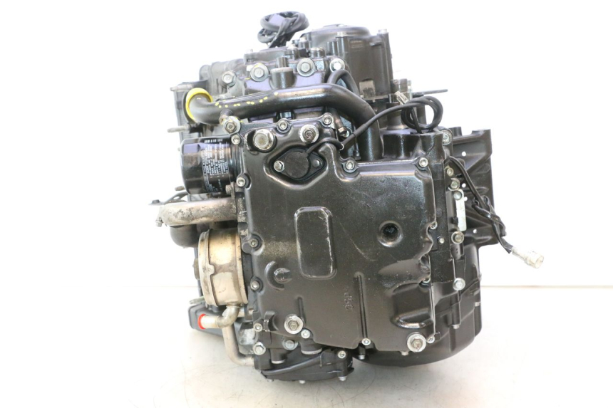 photo de MOTOR YAMAHA FZ8 800 (2010 - 2016) - Detalles de los puntos de fijación