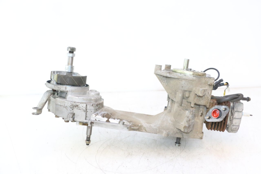 photo de MOTOR VASTRO GP 2T 50 (2013 - 2017) - Marcados y referencias originales