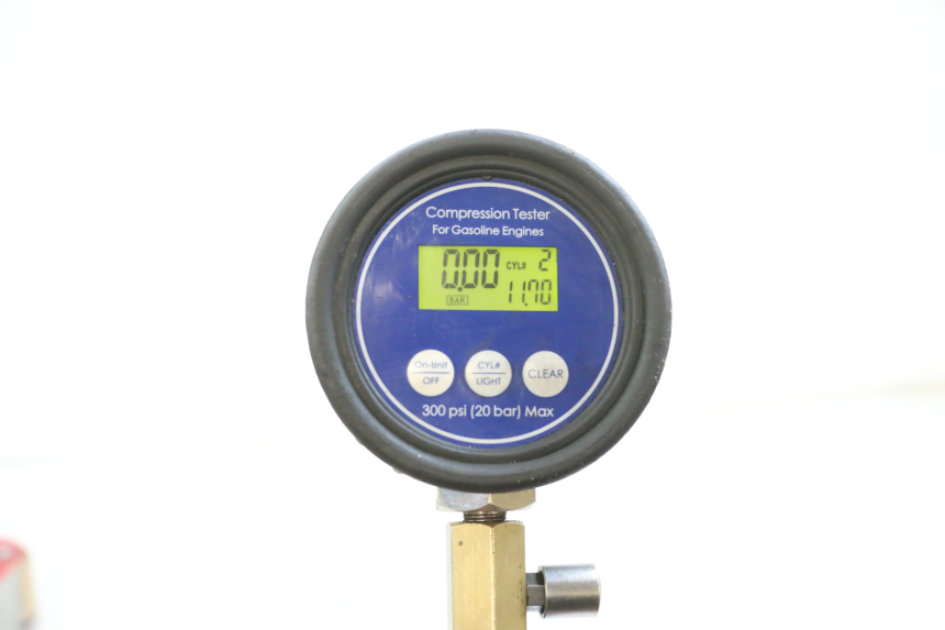 photo de MOTOR KAWASAKI GPX R WARBIRD 600 (1988 - 1993) - Zoom sobre los componentes