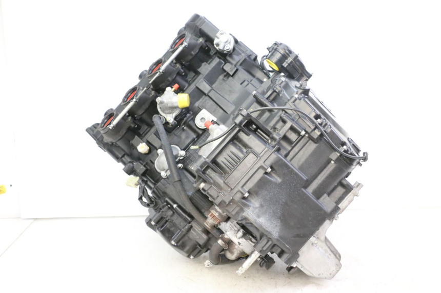 photo de MOTOR SUZUKI GSR 750 (2011 - 2017) - Zoom sobre los componentes