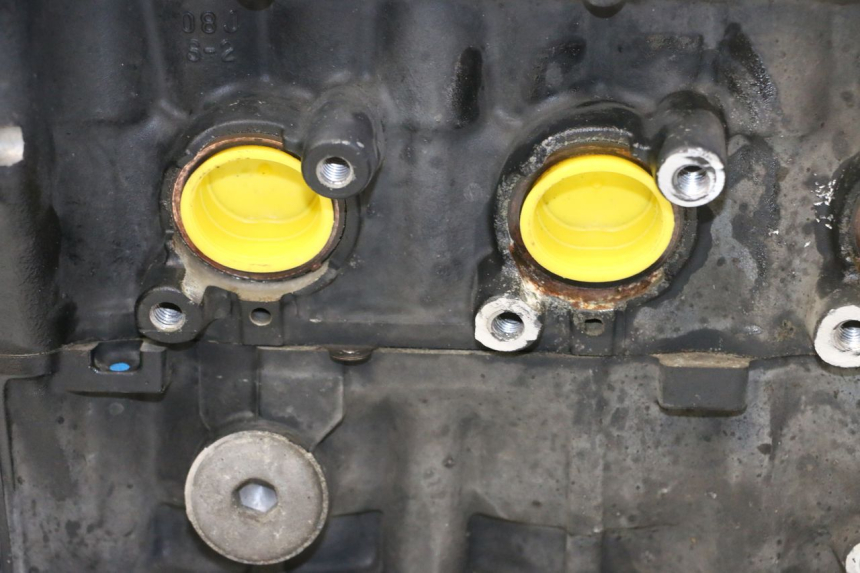 photo de MOTOR SUZUKI GSR 750 (2011 - 2017) - Enfoque en la estructura