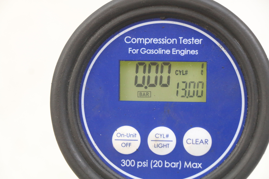 photo de MOTOR SUZUKI GSX-F GSX  F 1100 (1988 - 1994) - Zoom sobre los componentes