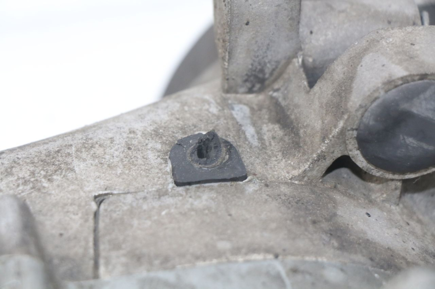 photo de MOTOR HAOTIAN HT125T-2 125 - Zoom sobre los componentes