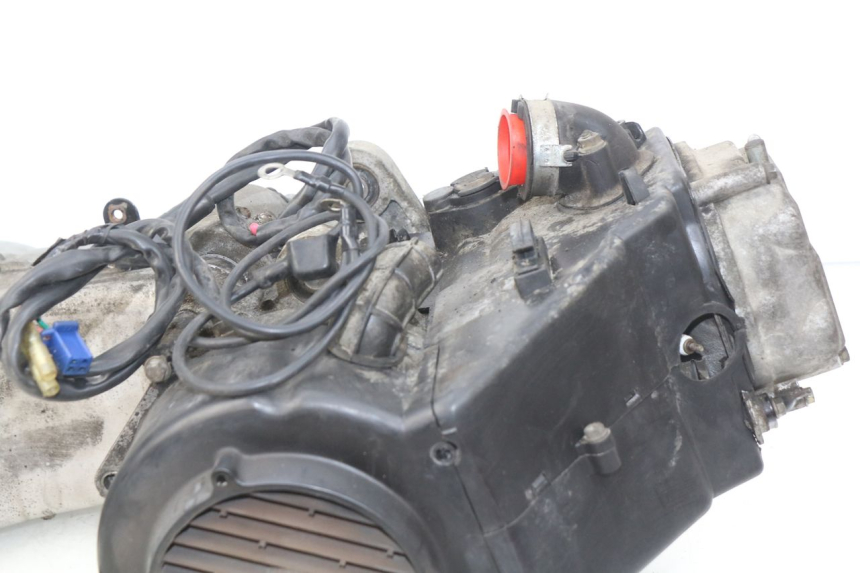 photo de MOTOR HAOTIAN HT125T-2 125 - Estado de la superficie y material