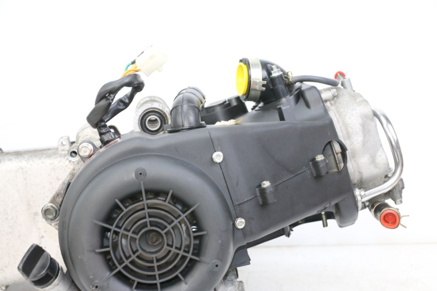 photo de MOTOR JM MOTORS VX 125 (2022 - 2025) - Zoom sobre los componentes