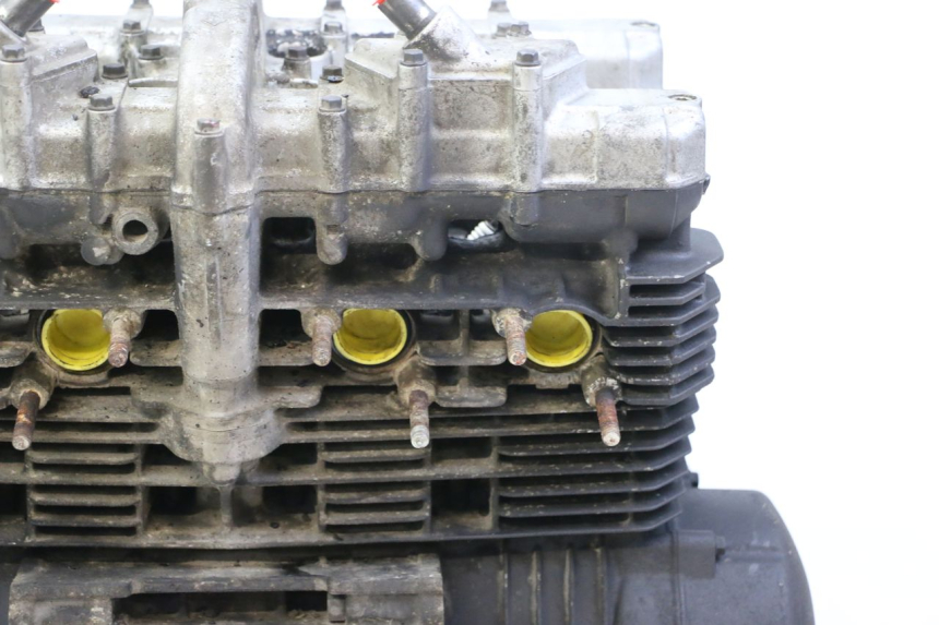 photo de MOTOR KAWASAKI ZR7 ZR-7 S 750 (1999 - 2004) - Enfoque en la estructura