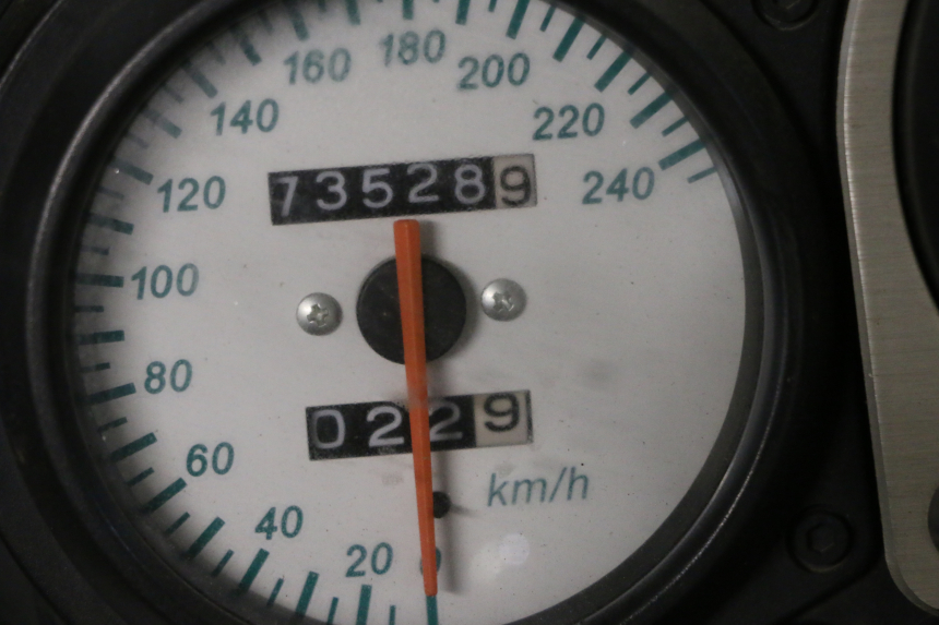 photo de MOTOR KAWASAKI ZR7 ZR-7 S 750 (1999 - 2004) - Detalles de los puntos de fijación