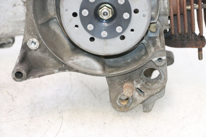 photo de MOTOR PEUGEOT KISBEE 2T 50 (2010 - 2017) - Ángulo de visión alternativo