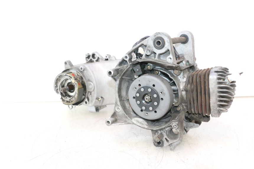 photo de MOTOR PEUGEOT KISBEE 2T 50 (2010 - 2017) - Características distintivas