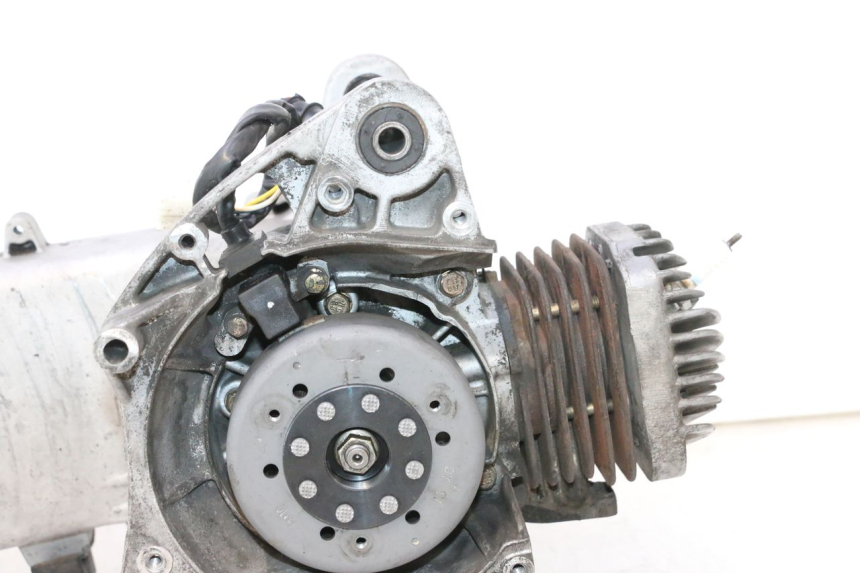 photo de MOTOR PEUGEOT KISBEE 2T 50 (2010 - 2017) - Inspección visual detallada