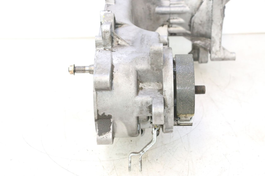 photo de MOTOR PEUGEOT KISBEE 2T 50 (2010 - 2017) - Ángulo de visión alternativo