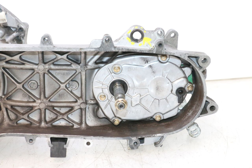 photo de MOTOR PEUGEOT KISBEE 2T 50 (2010 - 2017) - Otra perspectiva